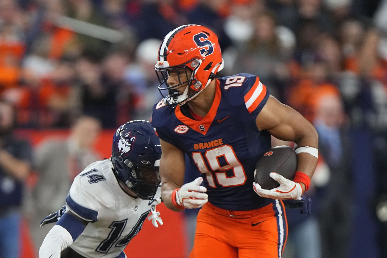 COLLEGE FOOTBALL: NOV 23 UConn at Syracuse