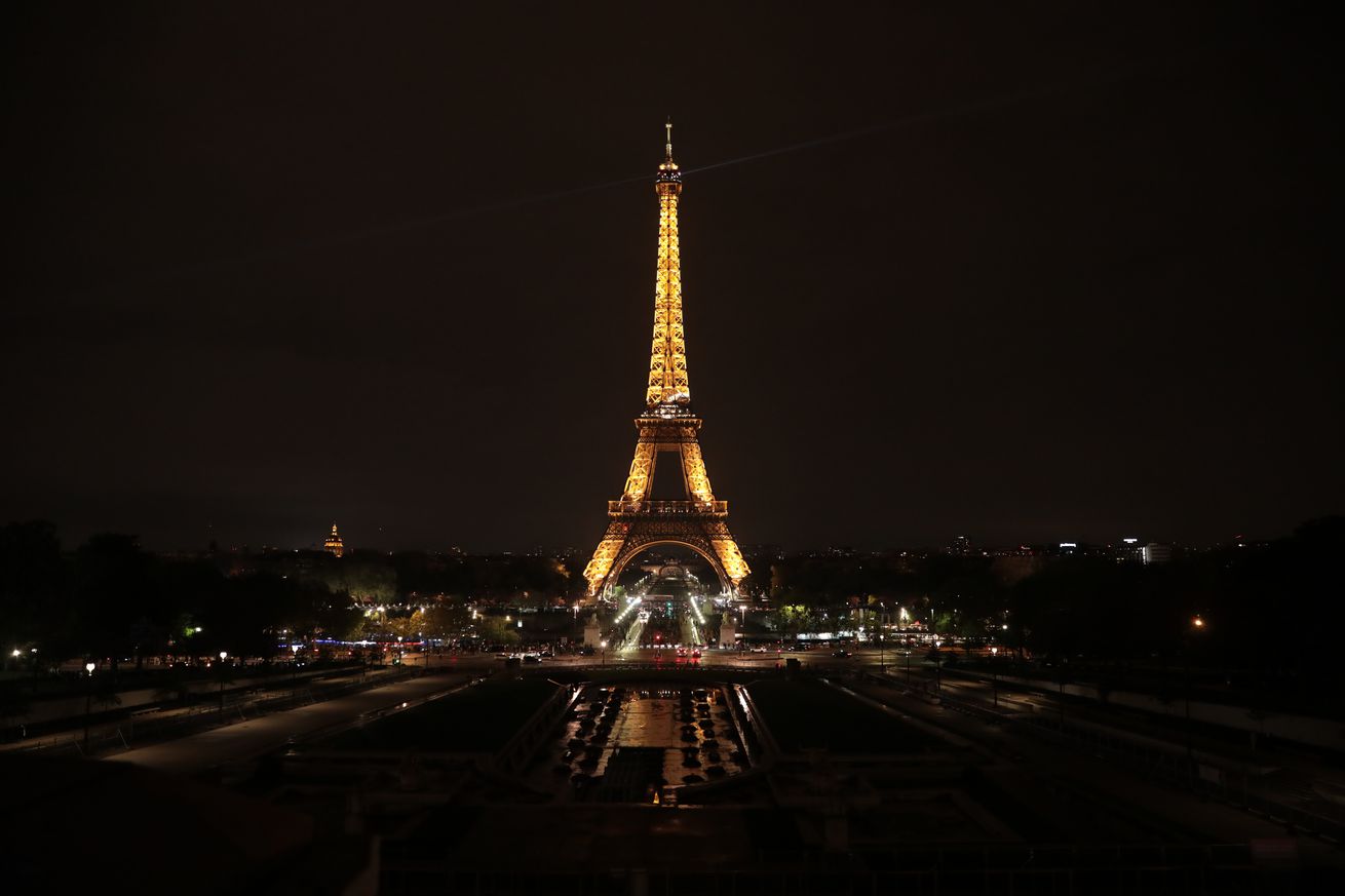 Paris turns off Eiffel Tower’s lights as tribute to Pope Francis
