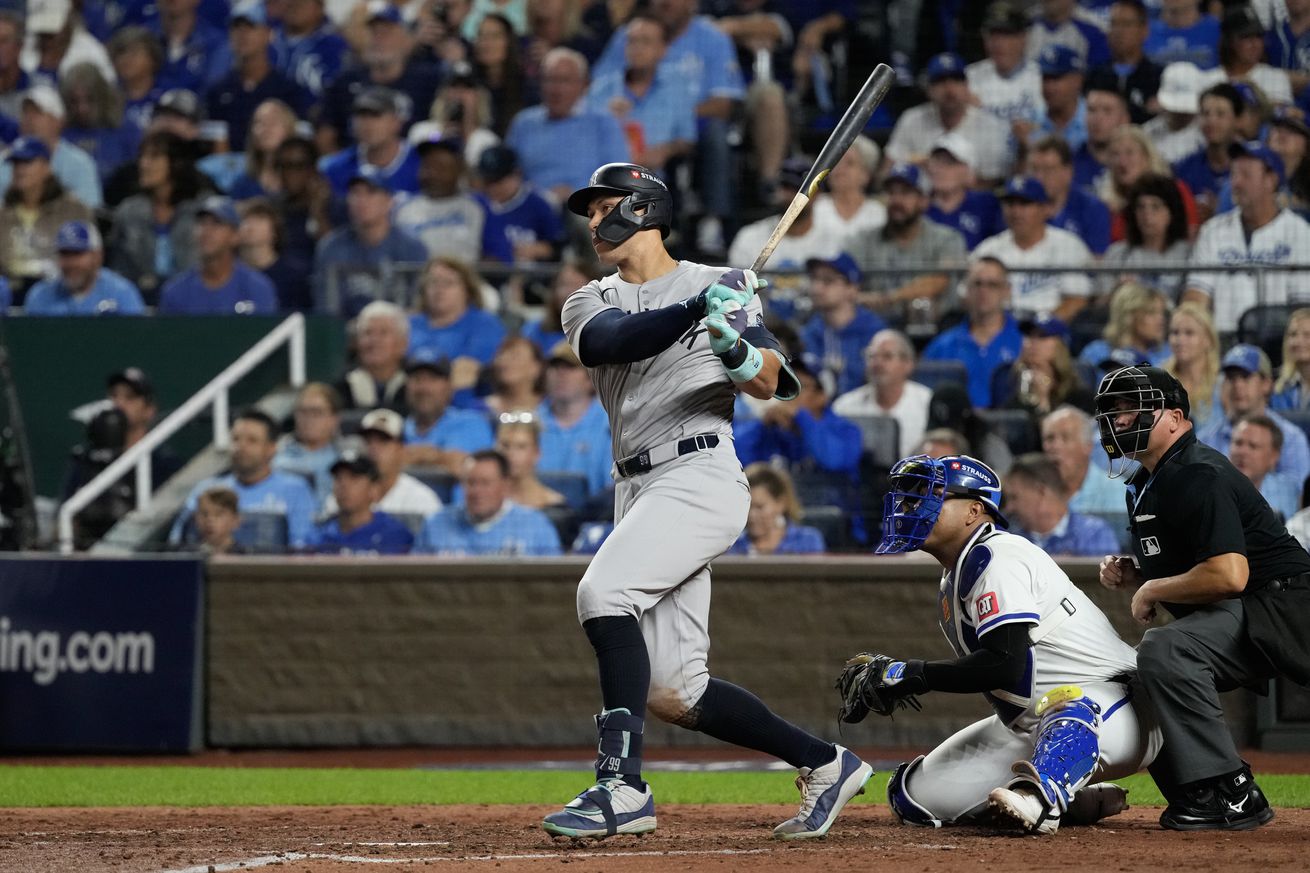 Division Series - New York Yankees v Kansas City Royals - Game 4