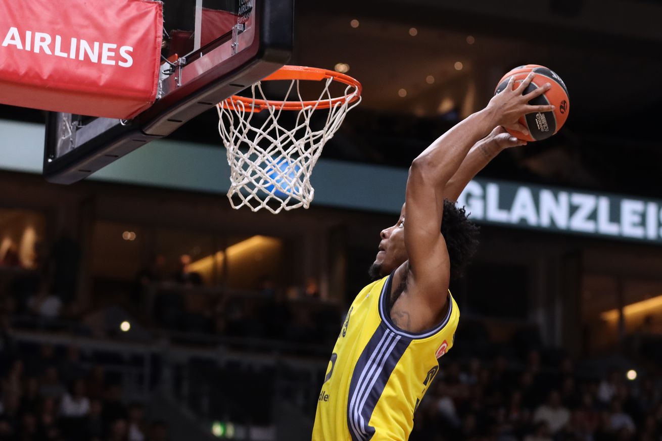 Alba Berlin v Olympiacos Piraeus - Turkish Airlines EuroLeague